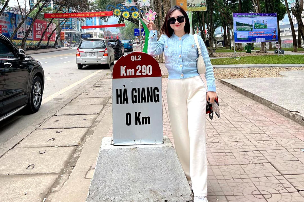 Check-in tại Km 0h - Hà Giang (nguồn: Internet)